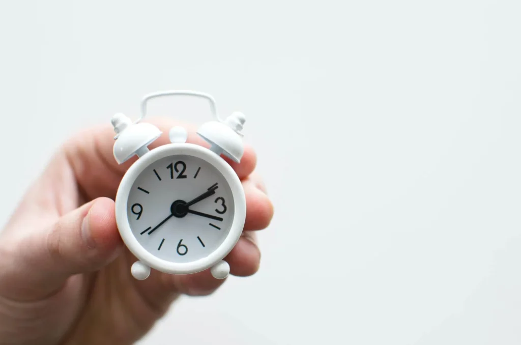 Bên cạnh yếu tố thời gian còn rất nhiều yếu tố khác có thể ảnh hưởng đến quyết định phản hồi khảo sát của khách hàng