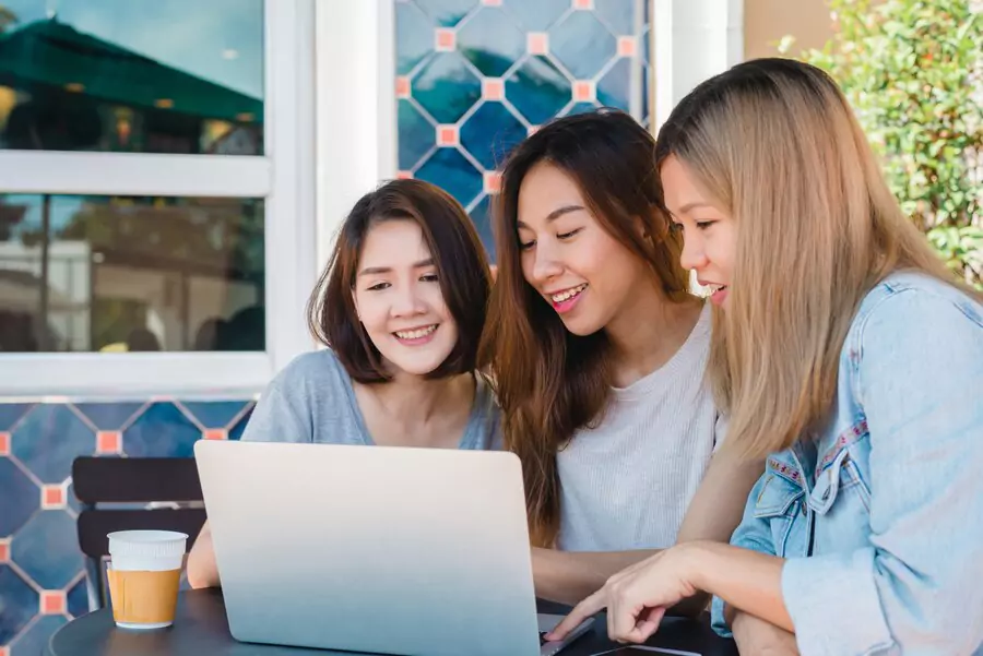 Doanh nghiệp có thể sử dụng các cộng đồng trực tuyến để kết nối với khách hàng