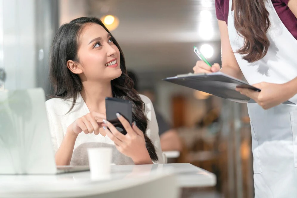 Khách hàng có trải nghiệm tích cực thường có xu hướng chi nhiều hơn