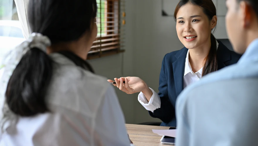 Khi phỏng vấn khám phá, doanh nghiệp cần chú ý tránh nhắc đến sản phẩm của doanh nghiệp, dẫn đến sự sai lệch trong kết quả phỏng vấn