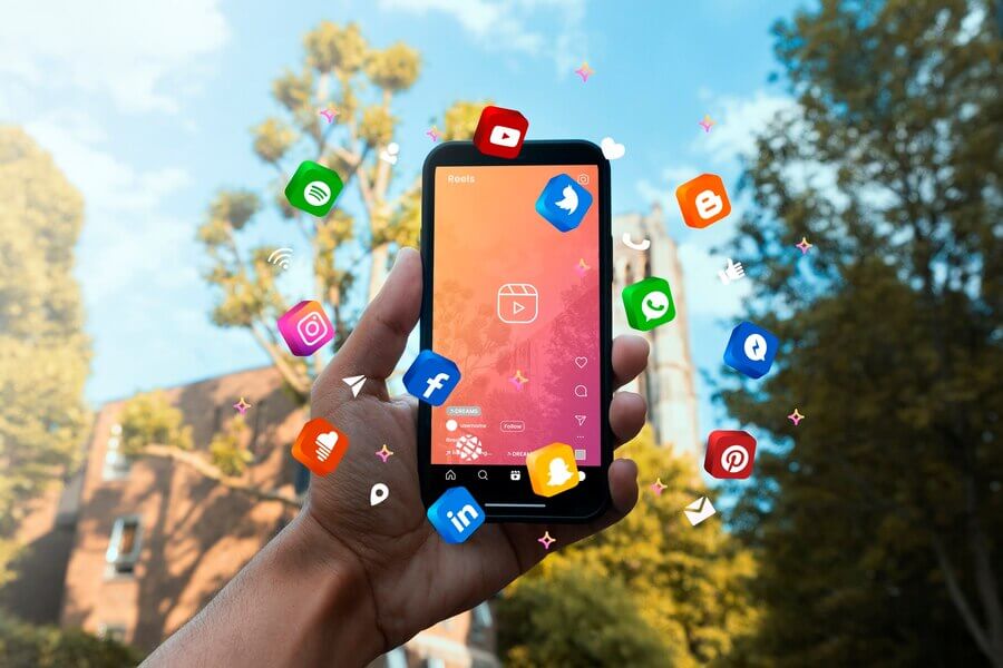 Mạng xã hội cho phép doanh nghiệp có những tương tác hai chiều với khách hàng