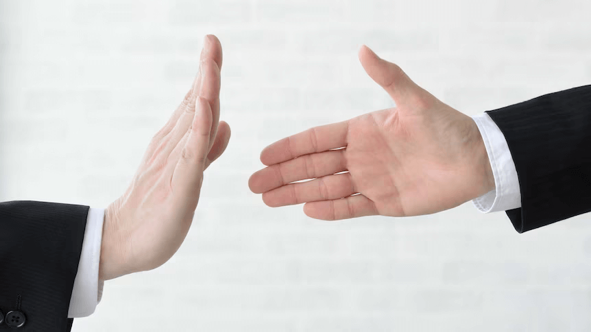 bảng khảo sát khách hàngKhách hàng thường từ chối làm khảo sát của doanh nghiệp khi khảo sát liên quan đến các vấn đề nhảy cảm và điều đó có thể gây ra những thiên vị trong phản hồi