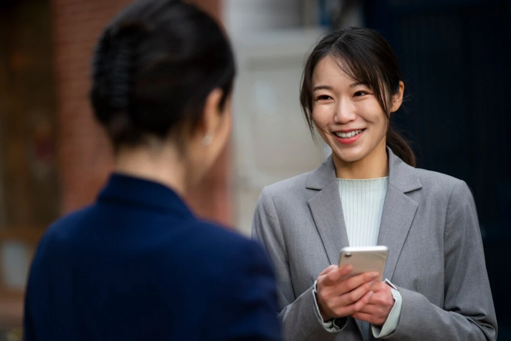 Ở giai đoạn ủng hộ, doanh nghiệp có thể lưu ý đến các kênh giao tiếp khách hàng sử dụng để giới thiệu sản phẩm, dịch vụ của doanh nghiệp để khuyến khích các hoạt động tiếp thị lan tỏa này