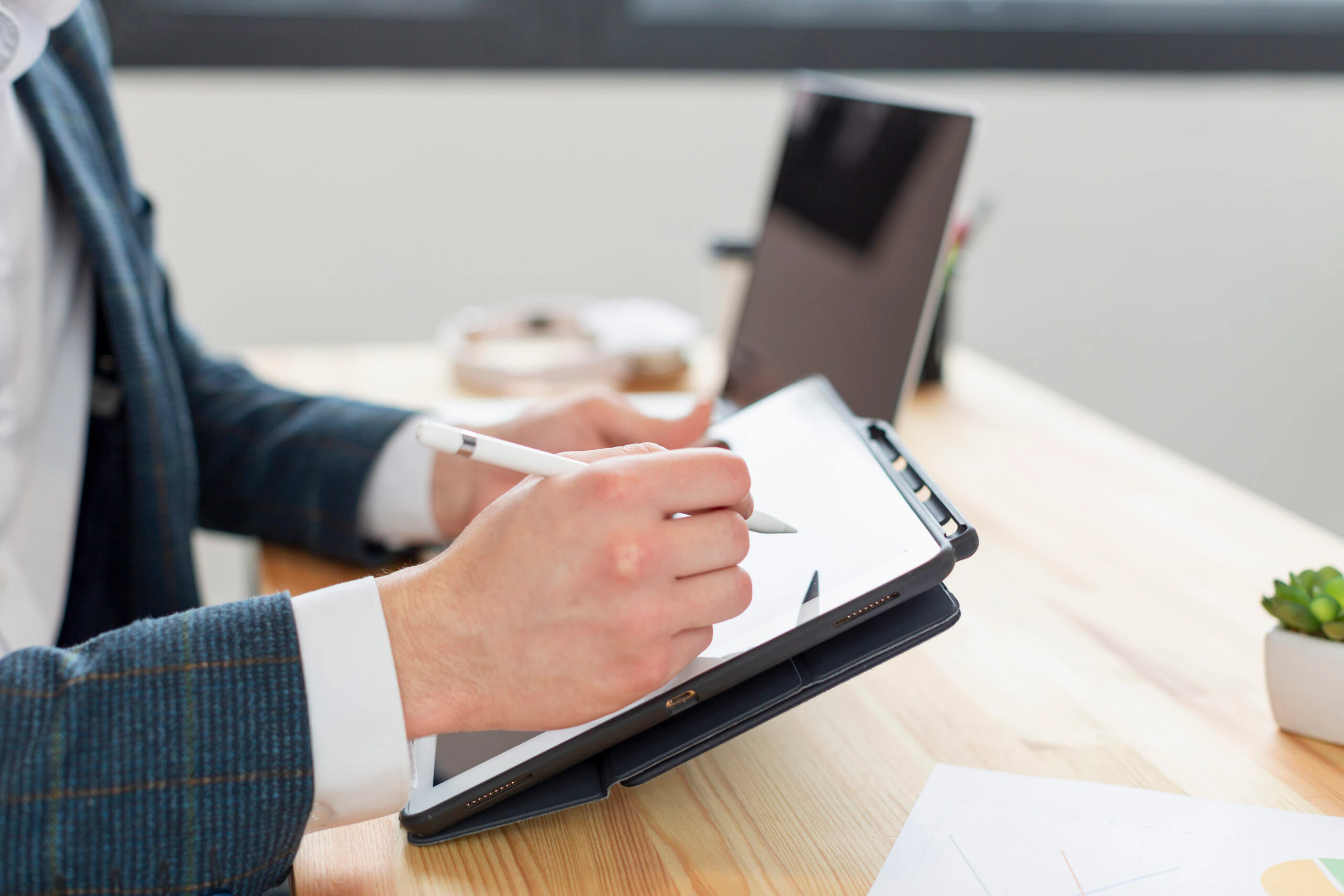 Vượt ngoài tỷ lệ phản hồi: 5 bí quyết triển khai AI Survey hiệu quả