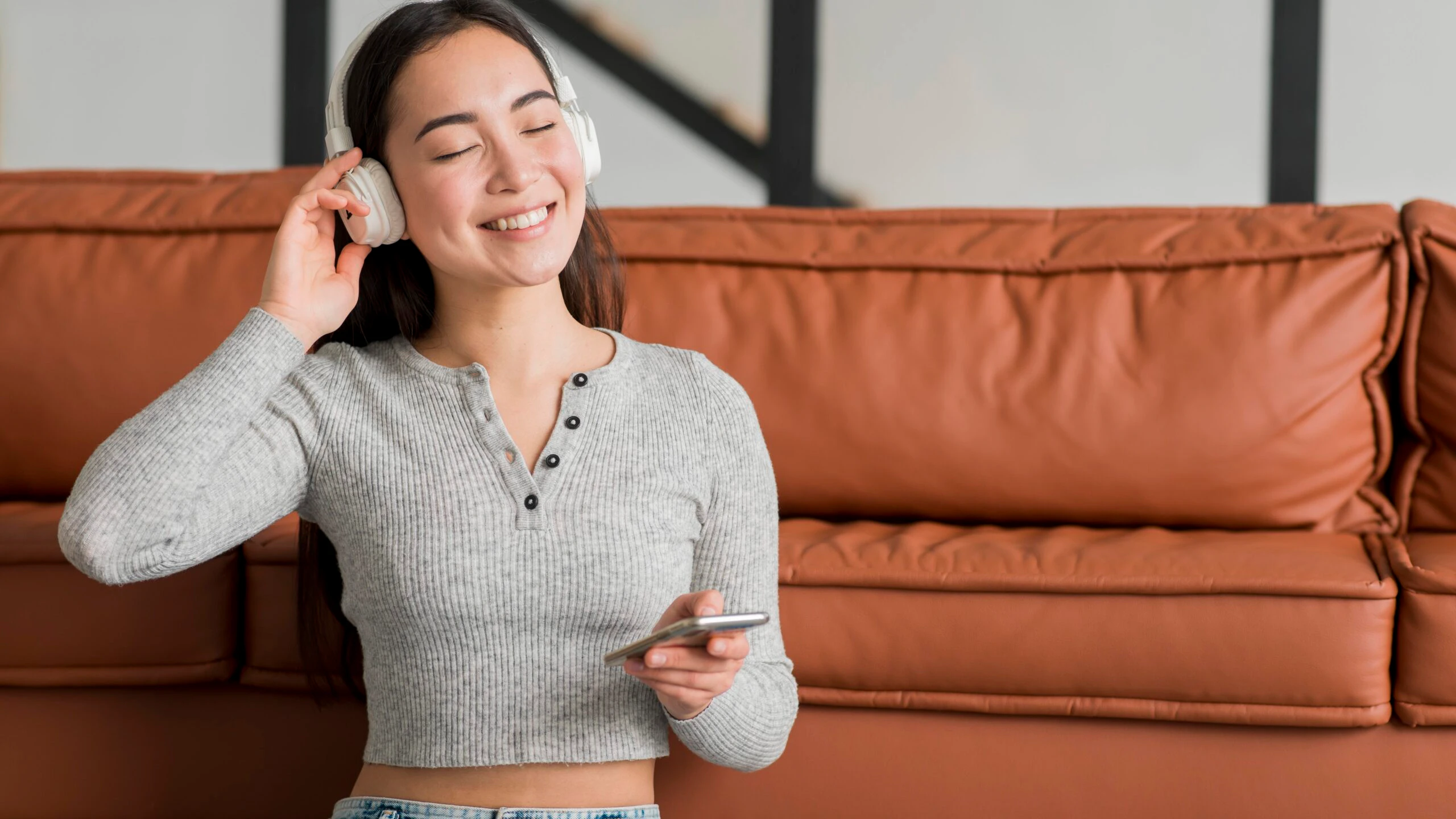 AI Agent &amp; giọng nói thương hiệu: Tối ưu hóa trải nghiệm cảm xúc khách hàng bằng chuẩn hóa tone-of-voice AI